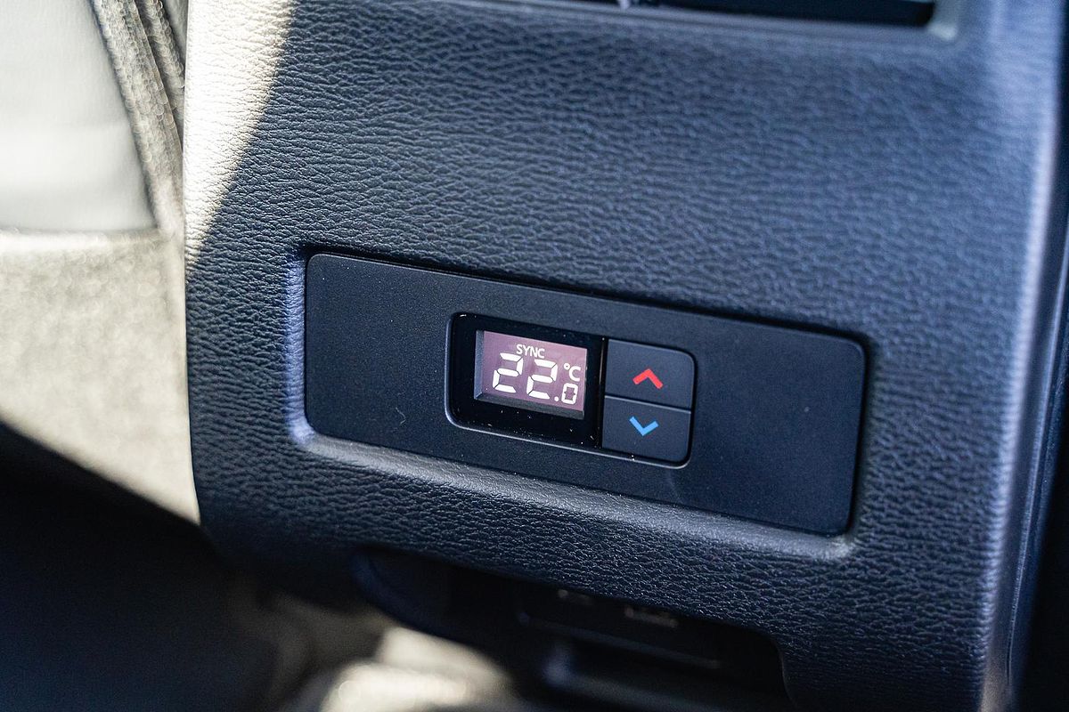 2024 Mitsubishi Outlander Exceed ZM