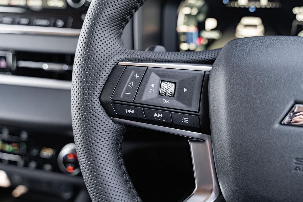 2024 Mitsubishi Outlander Exceed ZM