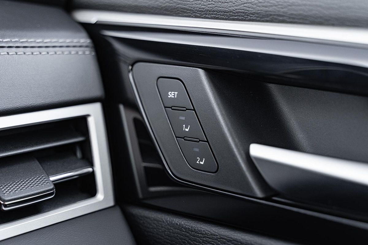 2024 Mitsubishi Outlander Exceed ZM