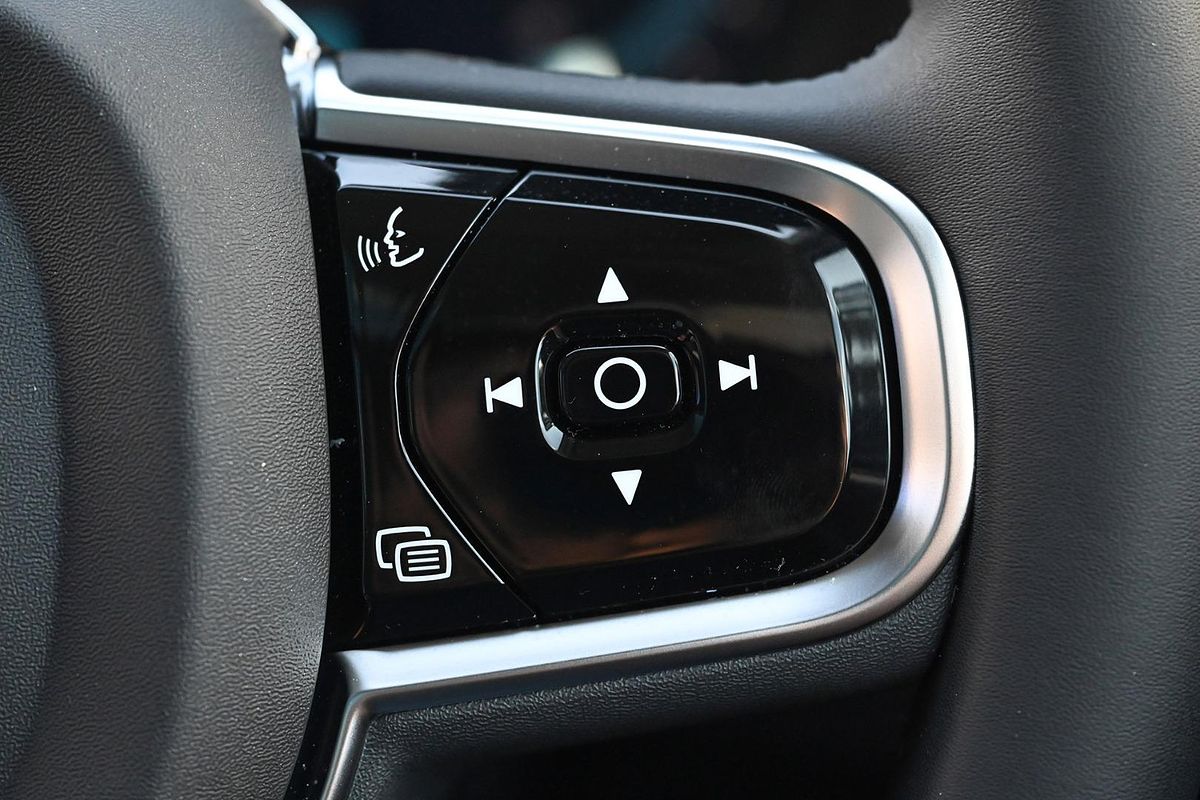 2024 Volvo V60 Cross Country Ultimate B5 Bright