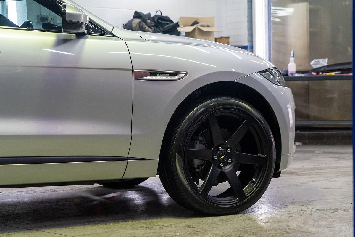 2016 Jaguar F-PACE 30d R-Sport X761