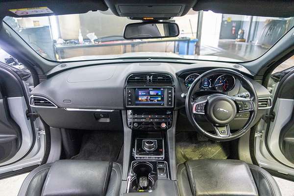 2016 Jaguar F-PACE 30d R-Sport X761