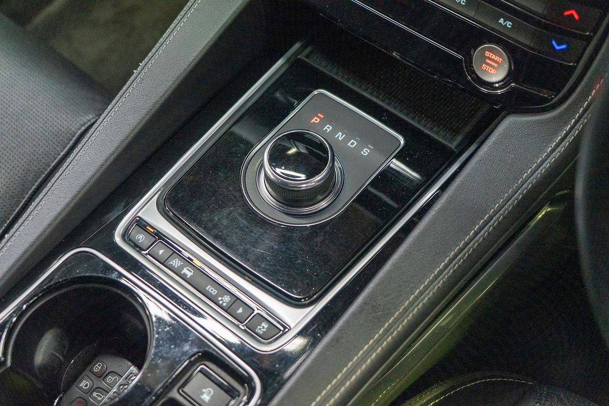 2016 Jaguar F-PACE 30d R-Sport X761