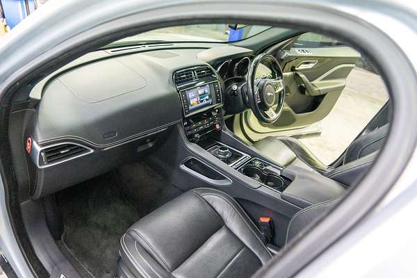 2016 Jaguar F-PACE 30d R-Sport X761