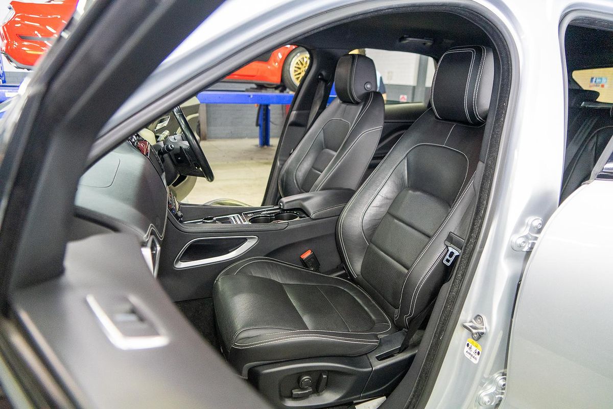 2016 Jaguar F-PACE 30d R-Sport X761