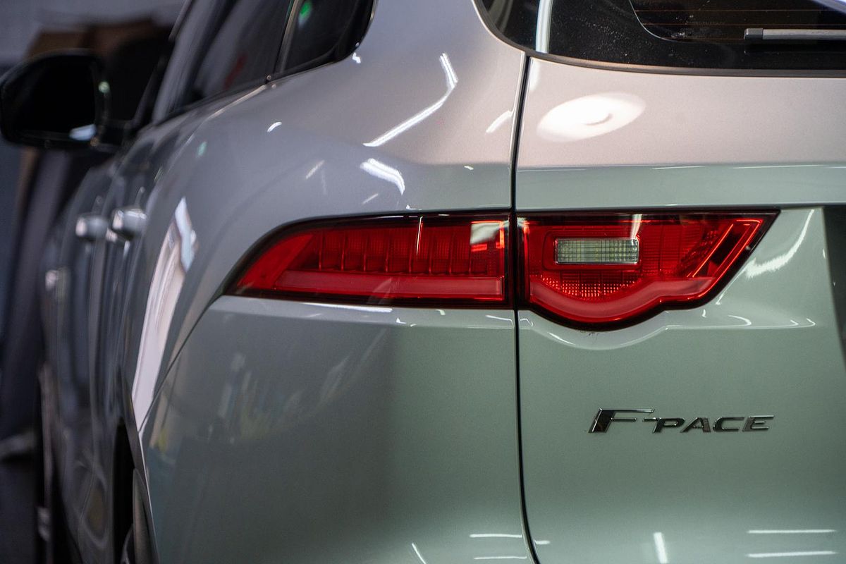 2016 Jaguar F-PACE 30d R-Sport X761
