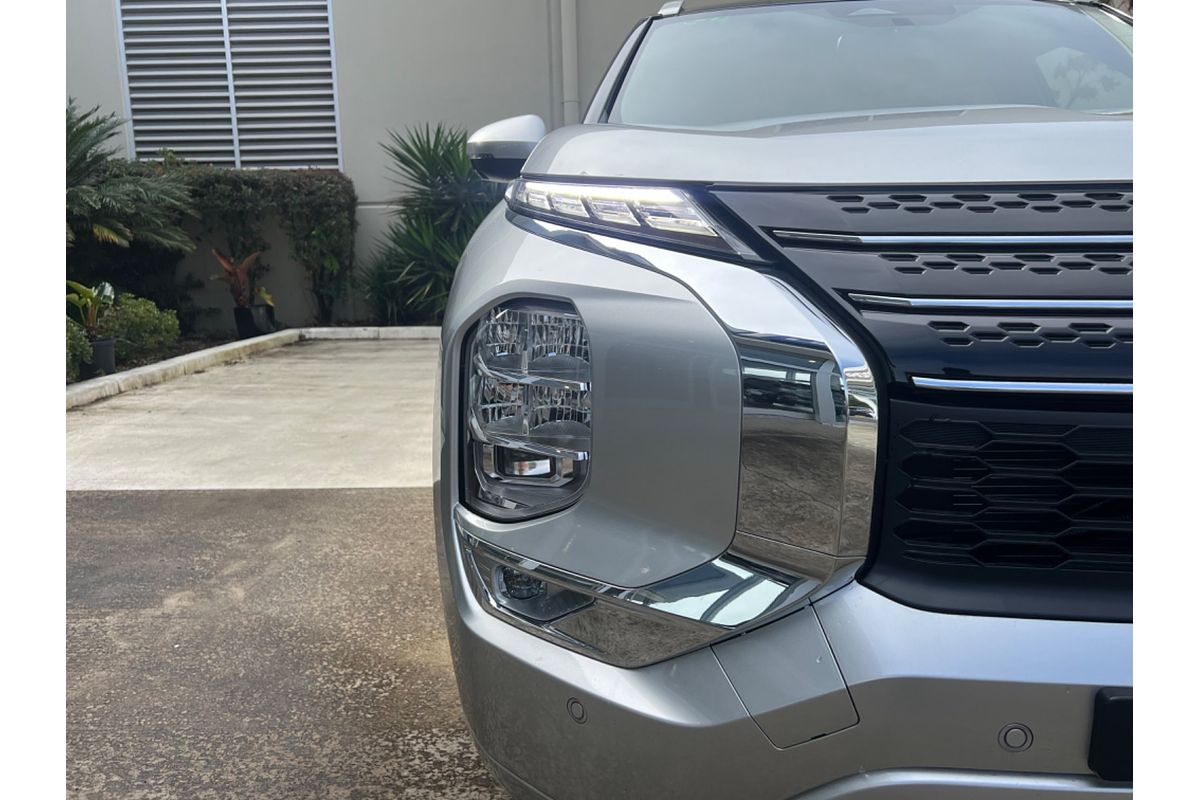 2023 Mitsubishi Outlander Exceed Tourer ZM