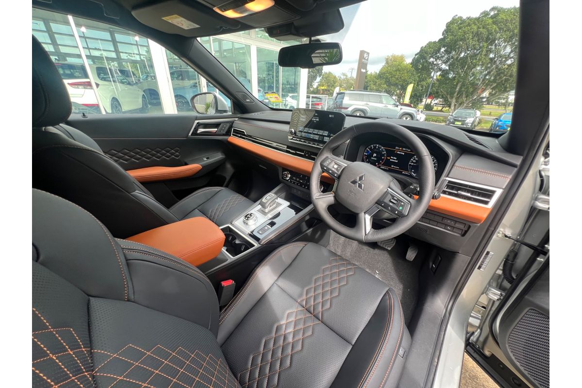 2023 Mitsubishi Outlander Exceed Tourer ZM