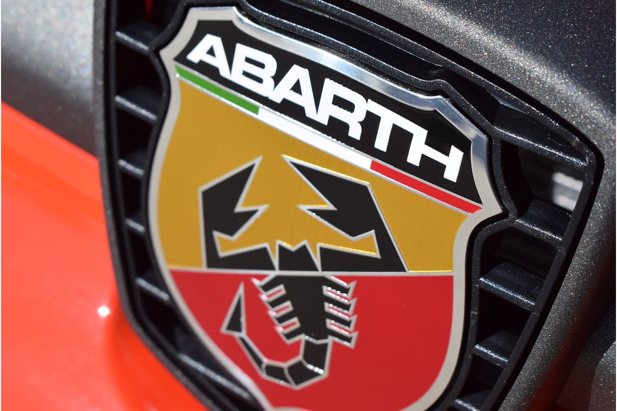 2024 Abarth 695 Competizione