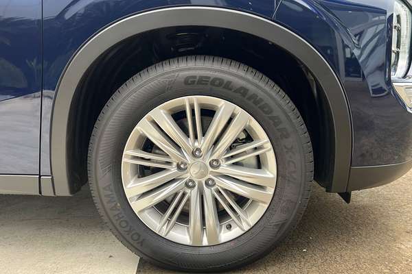 2024 Mitsubishi Outlander LS ZM