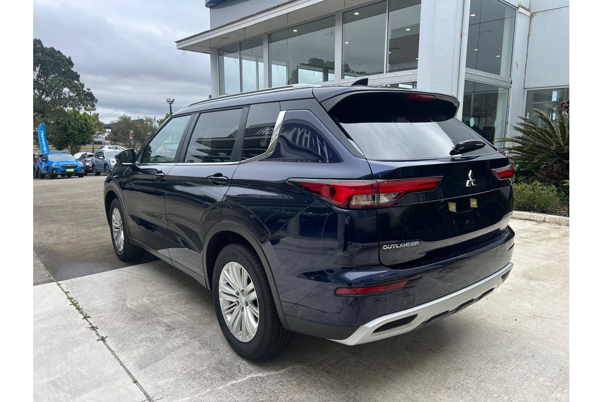 2024 Mitsubishi Outlander LS ZM