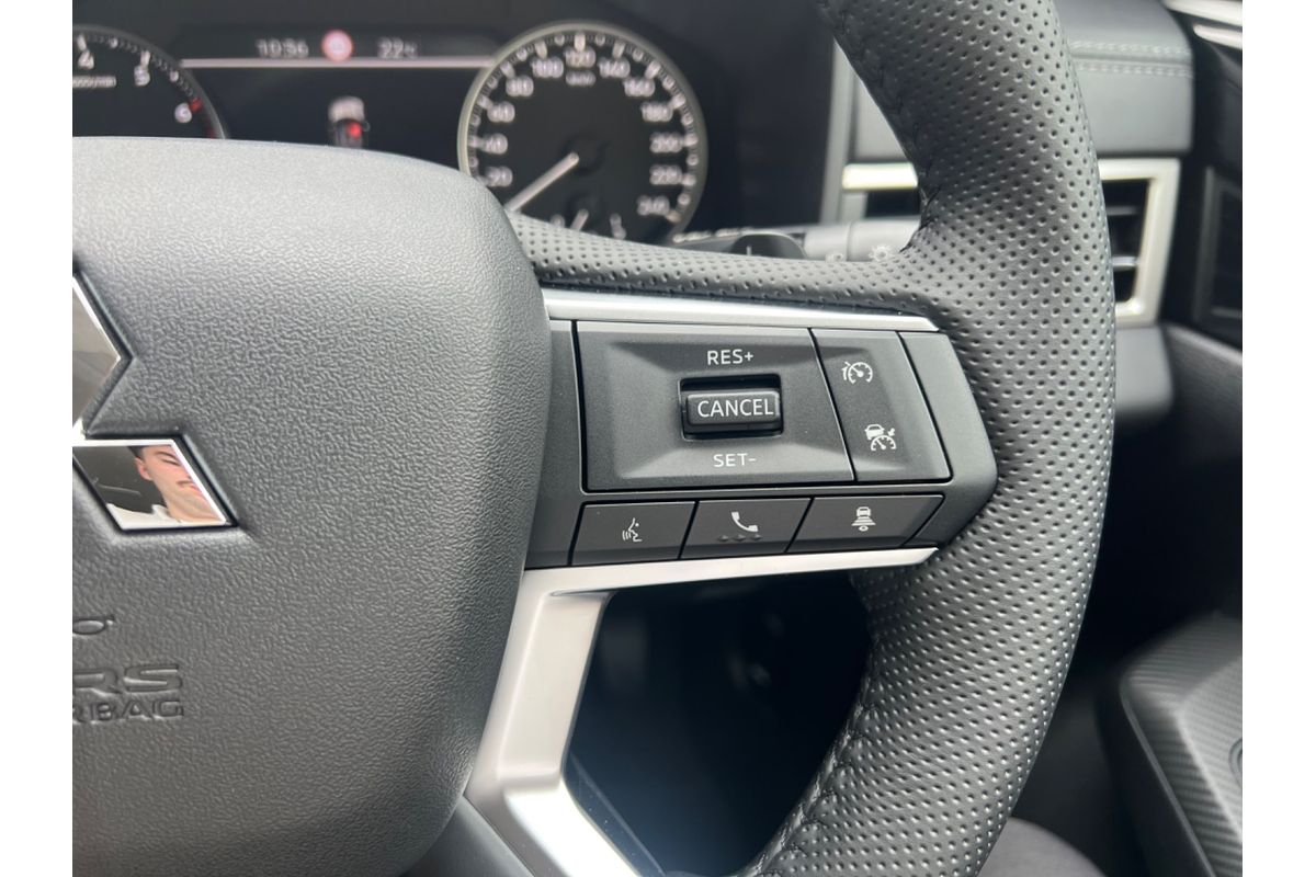 2024 Mitsubishi Outlander LS ZM