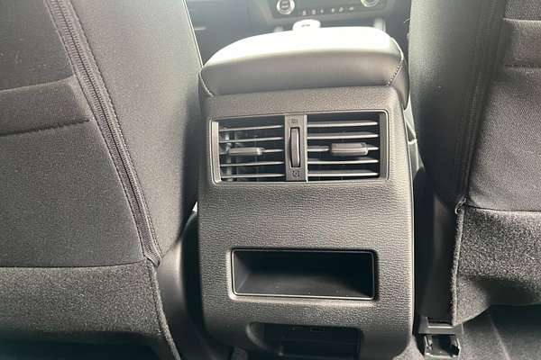 2024 Mitsubishi Outlander LS ZM