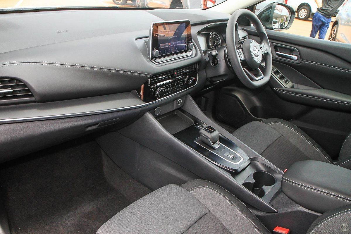 2024 Nissan QASHQAI ST J12