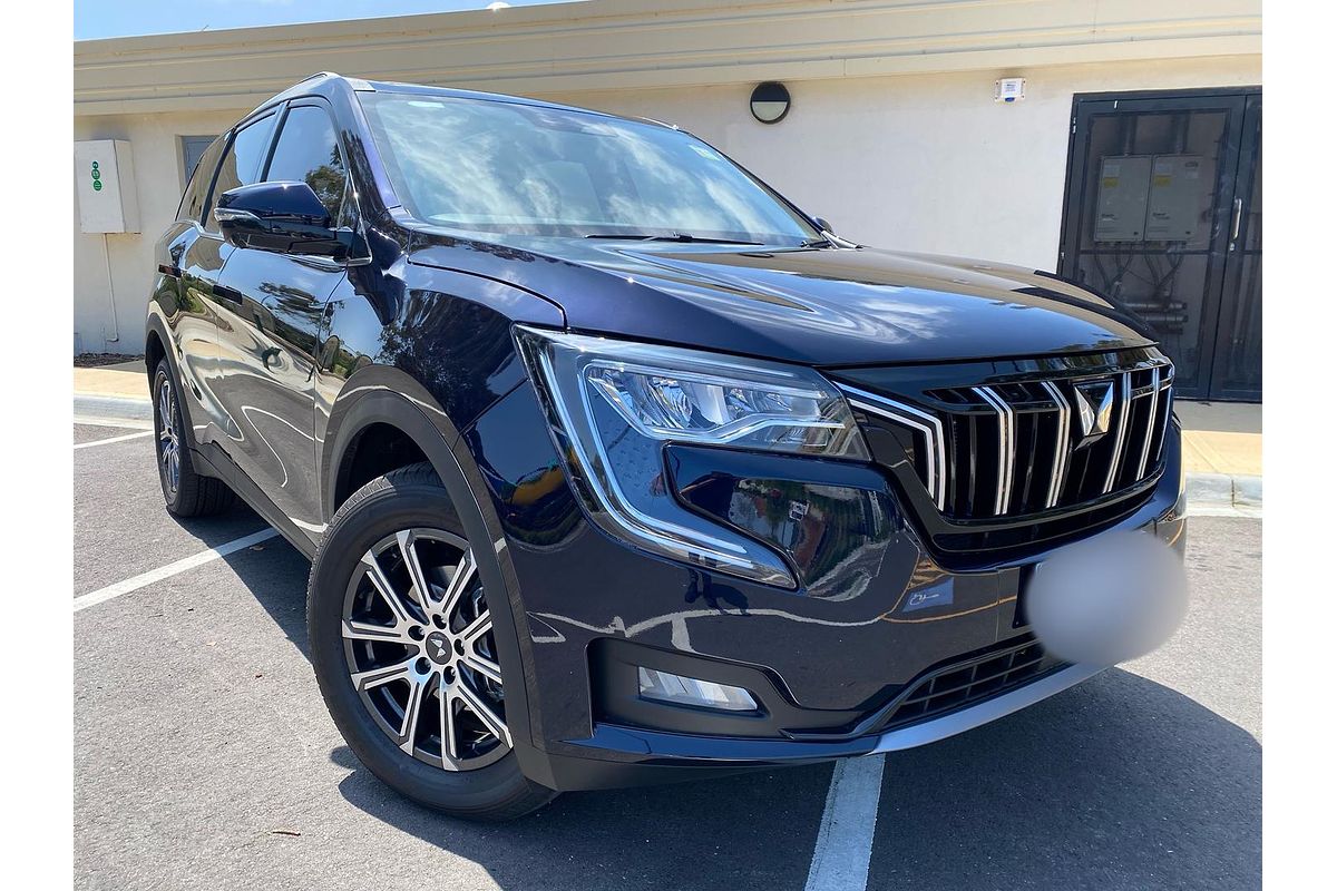 2024 Mahindra XUV700 AX7L