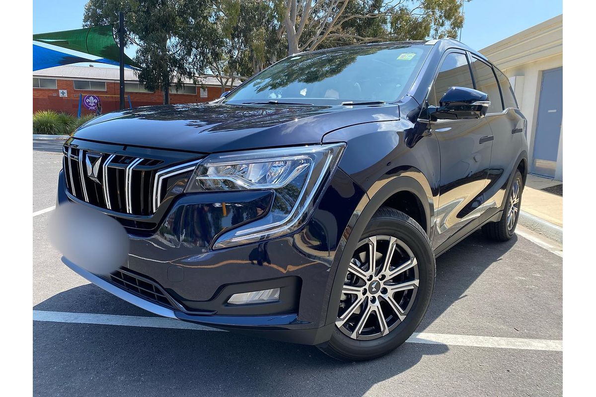 2024 Mahindra XUV700 AX7L