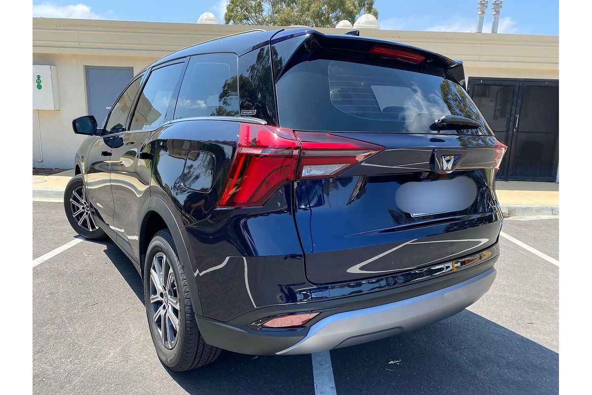 2024 Mahindra XUV700 AX7L