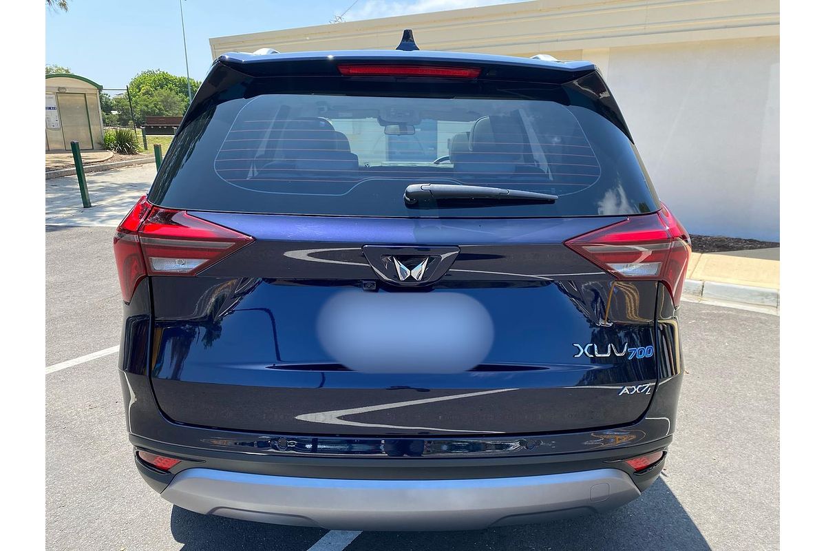 2024 Mahindra XUV700 AX7L