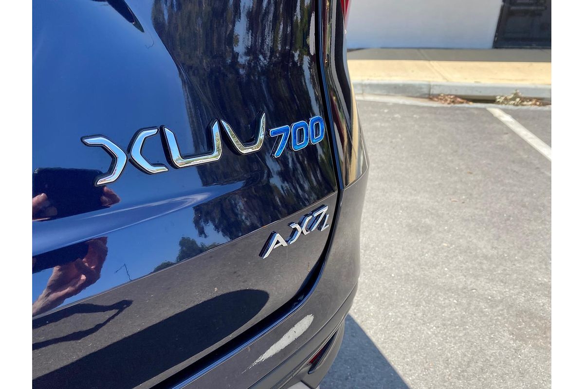 2024 Mahindra XUV700 AX7L