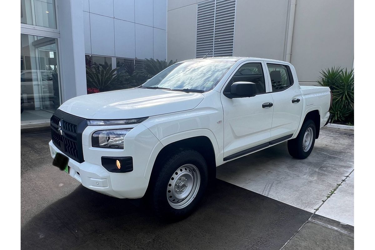 2024 Mitsubishi Triton GLX MV 4X4
