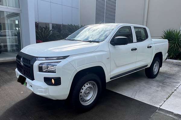 2024 Mitsubishi Triton GLX MV 4X4
