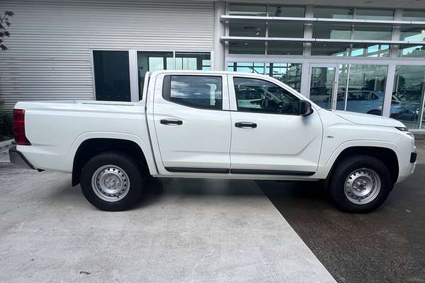 2024 Mitsubishi Triton GLX MV 4X4