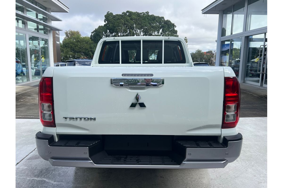 2024 Mitsubishi Triton GLX MV 4X4