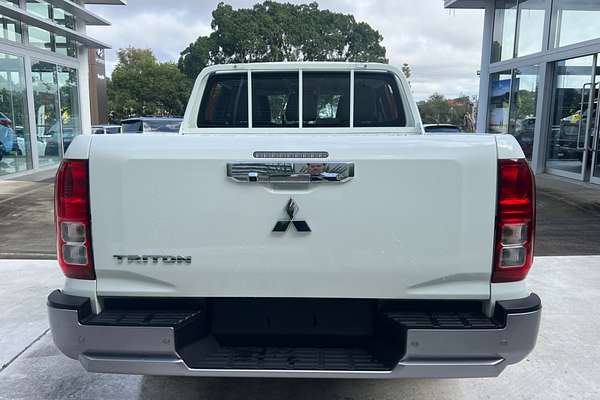 2024 Mitsubishi Triton GLX MV 4X4