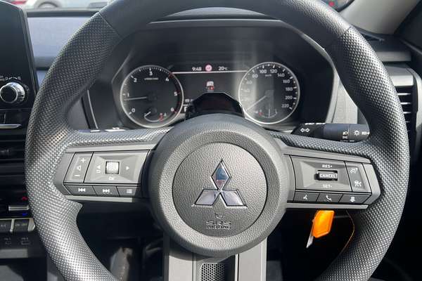 2024 Mitsubishi Triton GLX MV 4X4