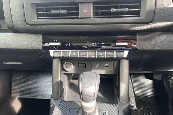 2024 Mitsubishi Triton GLX MV 4X4