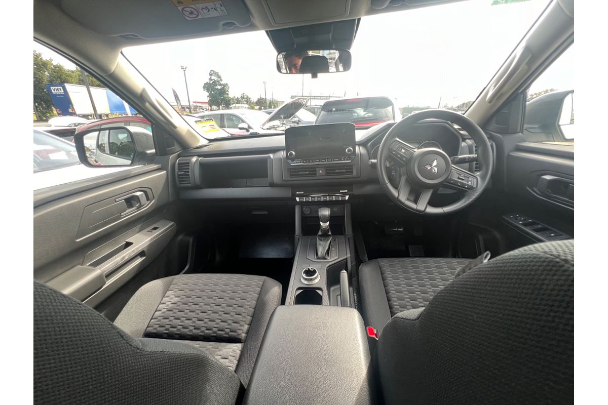 2024 Mitsubishi Triton GLX MV 4X4
