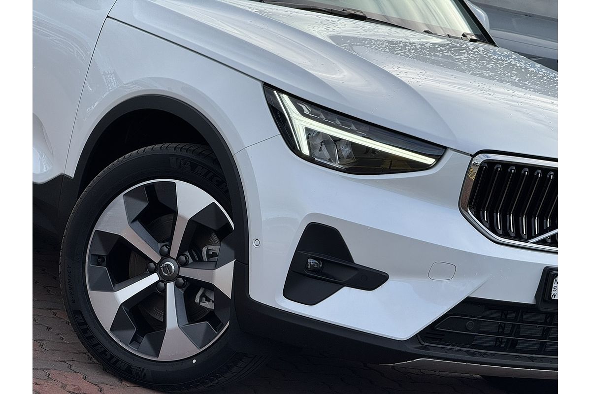 2023 Volvo XC40 Ultimate B4 Bright