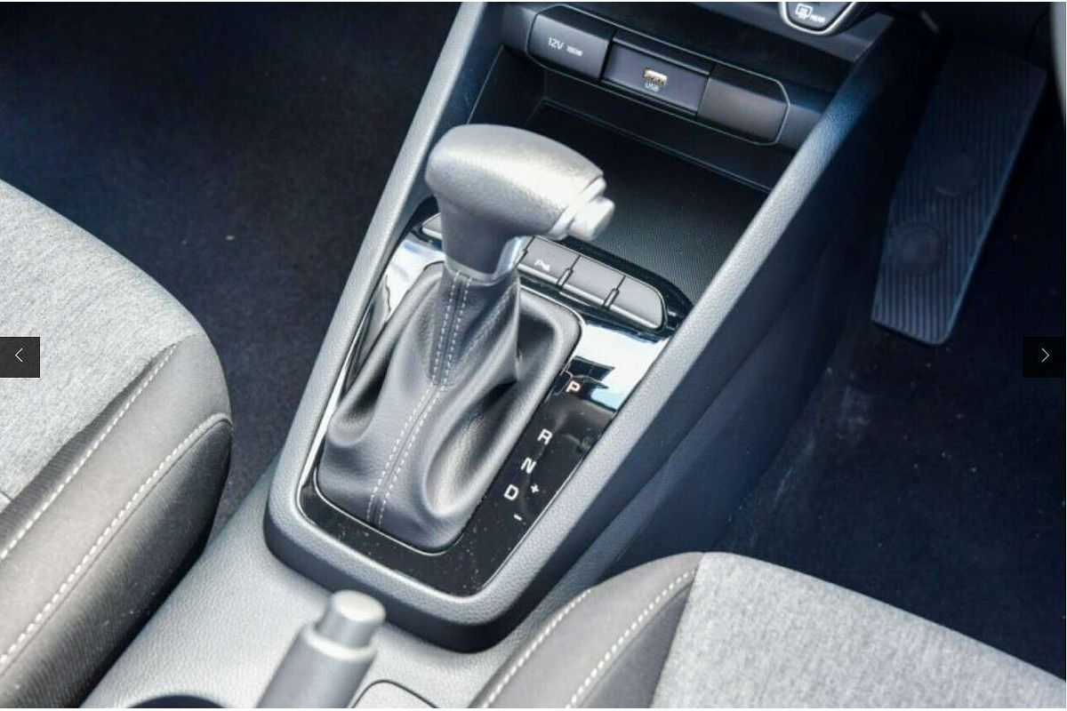 2024 Kia Stonic S YB