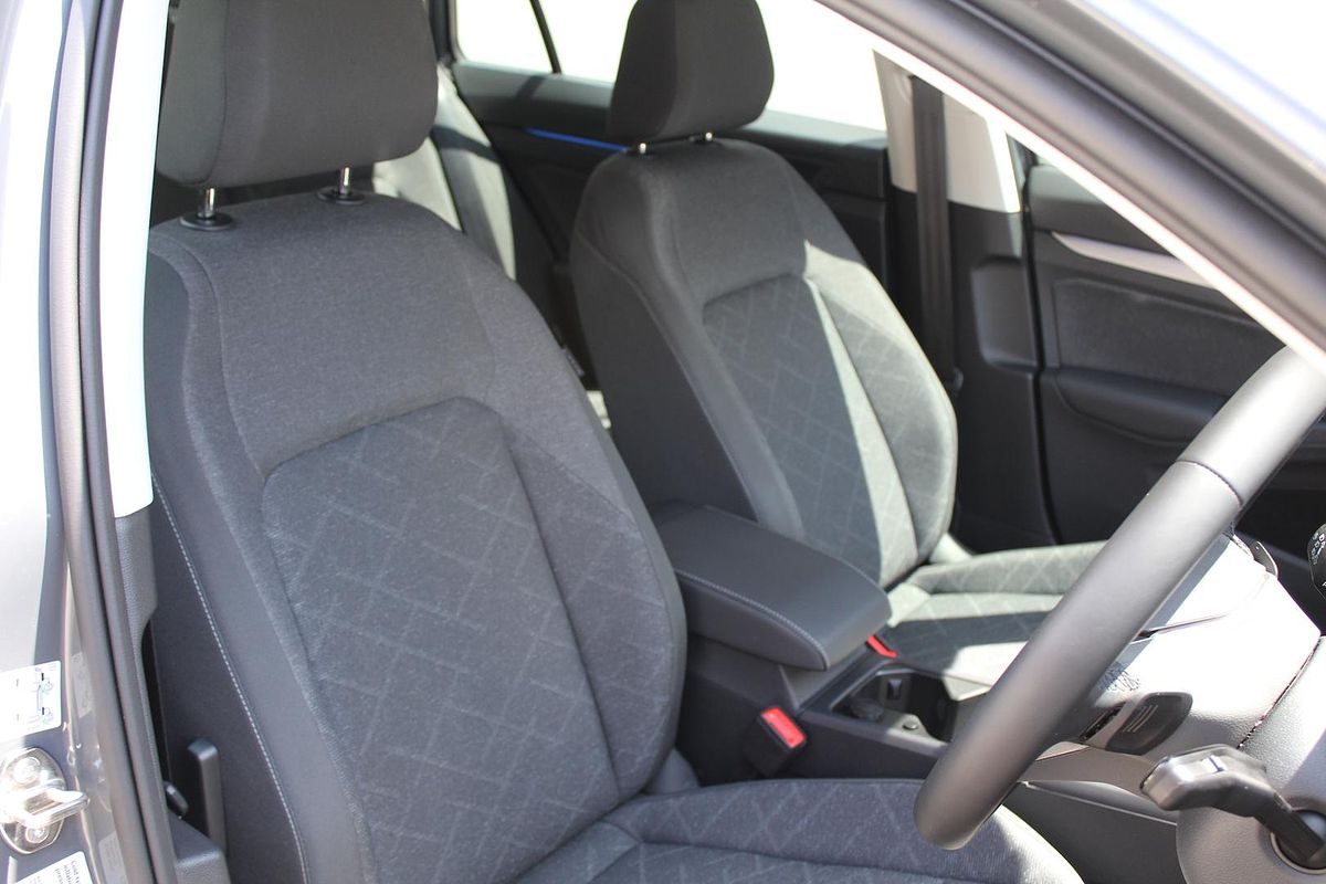 2024 Volkswagen Golf 110TSI Life 8