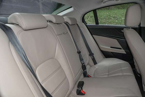 2016 Jaguar XE 20d Prestige X760