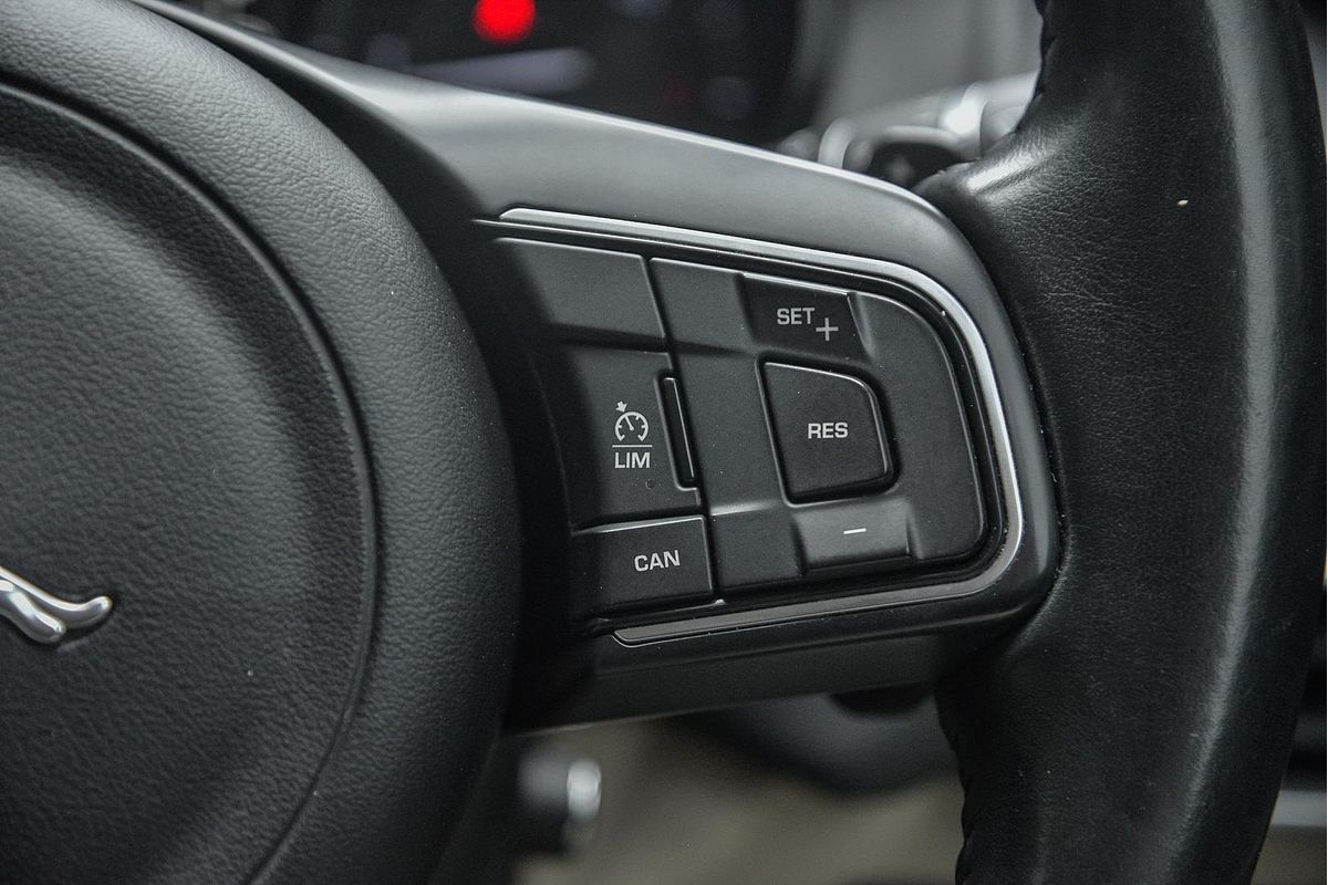 2016 Jaguar XE 20d Prestige X760
