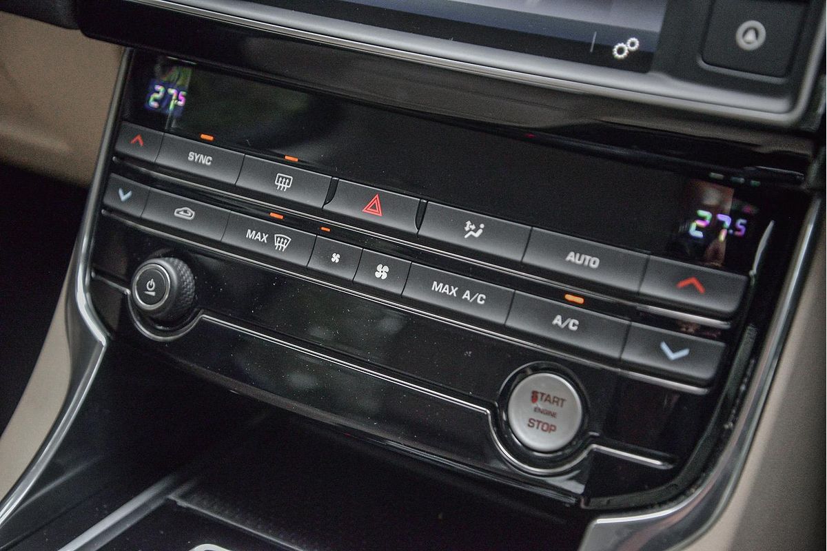 2016 Jaguar XE 20d Prestige X760