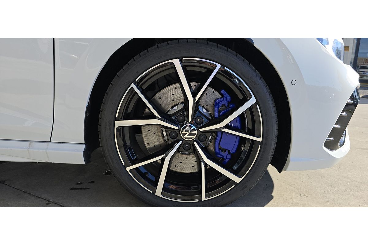 2024 Volkswagen Golf R 8