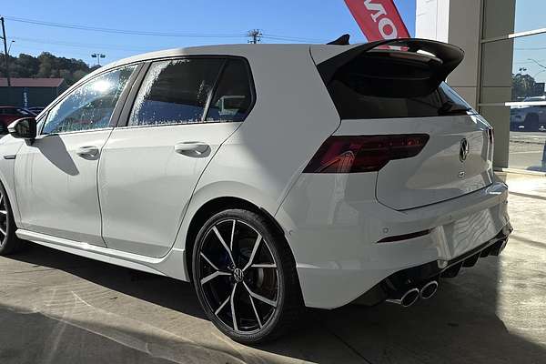 2024 Volkswagen Golf R 8