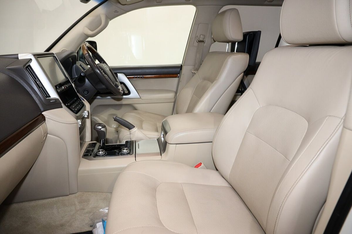 2017 Toyota Landcruiser Sahara VDJ200R