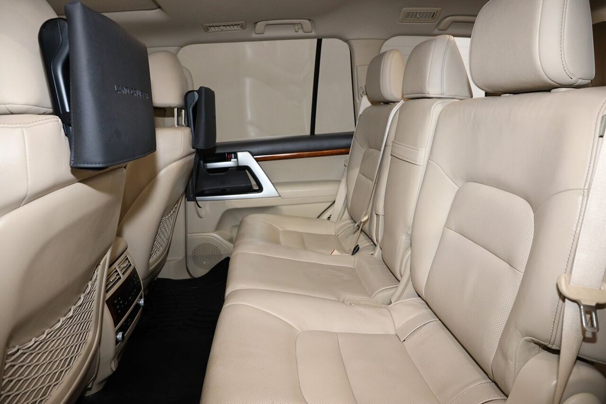 2017 Toyota Landcruiser Sahara VDJ200R