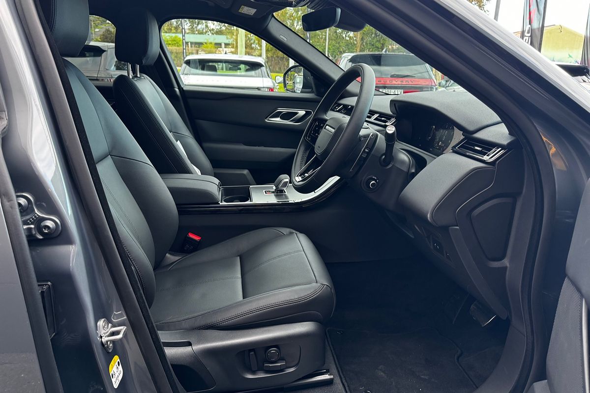 2023 Land Rover Range Rover Velar P250 Dynamic SE L560