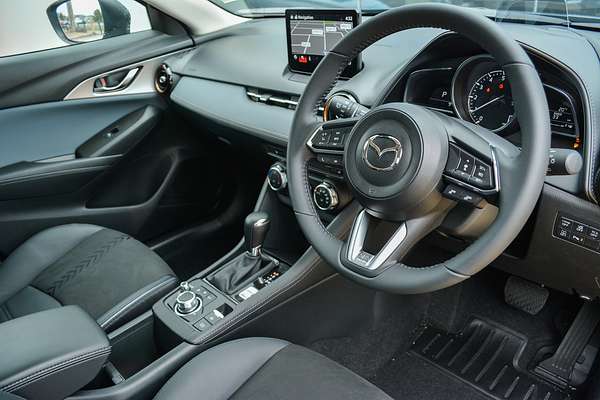 2024 Mazda CX-3 G20 SKYACTIV-Drive FWD Touring SP DK2W7A