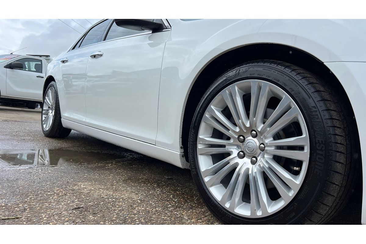 2012 Chrysler 300 C Luxury MY12