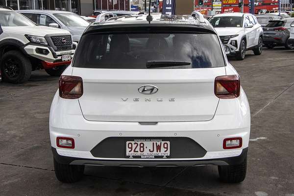 2024 Hyundai Venue Elite QX.V5