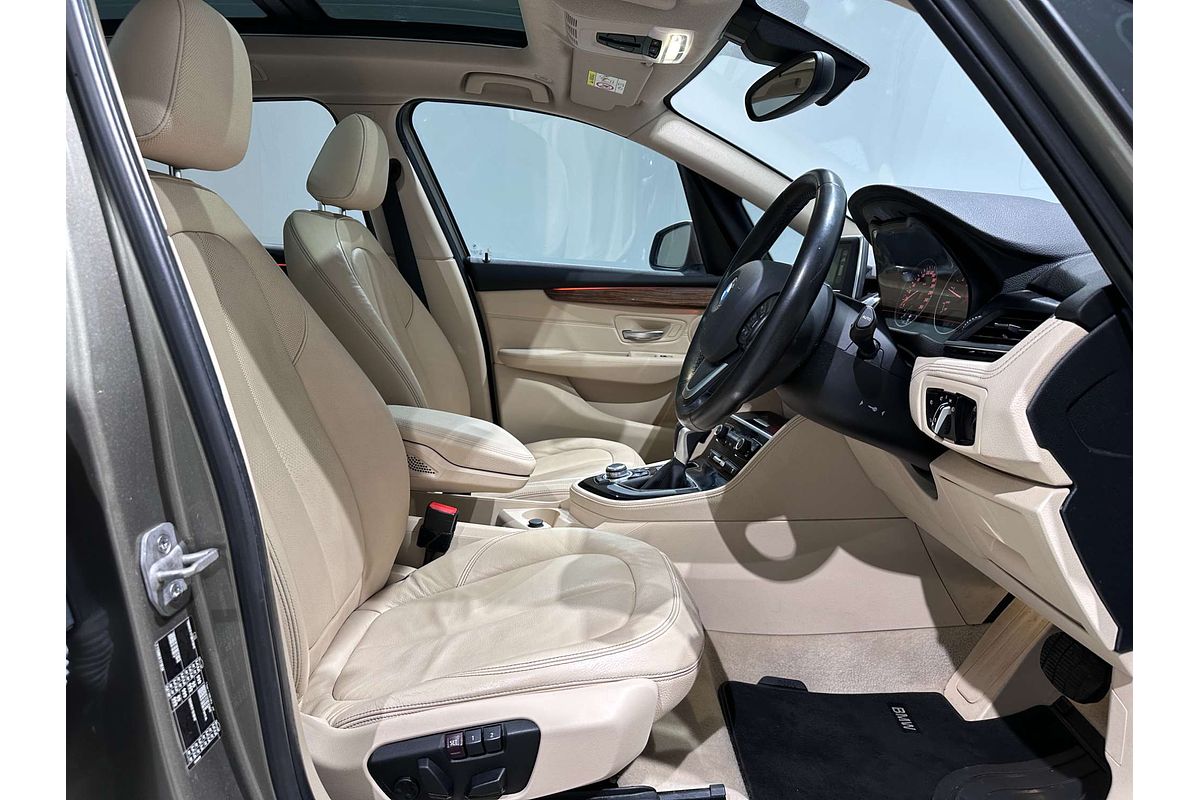2015 BMW 2 Series 218i Luxury Line F45