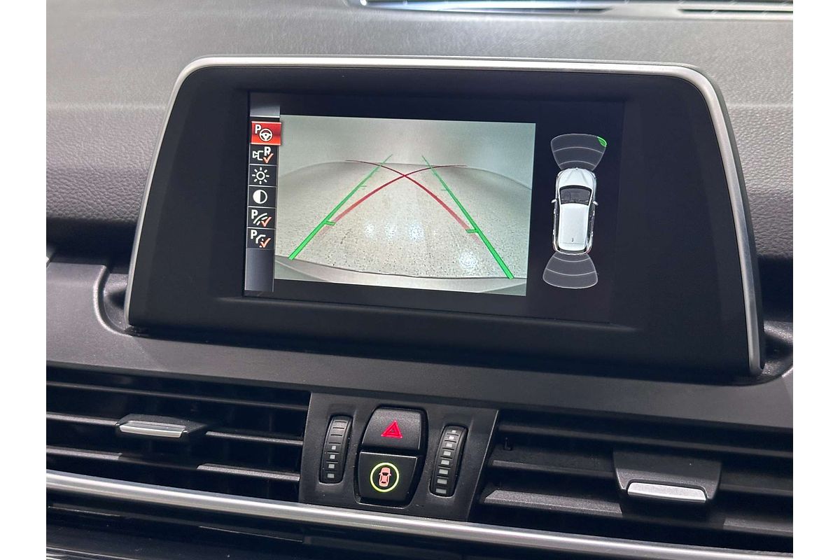 2015 BMW 2 Series 218i Luxury Line F45