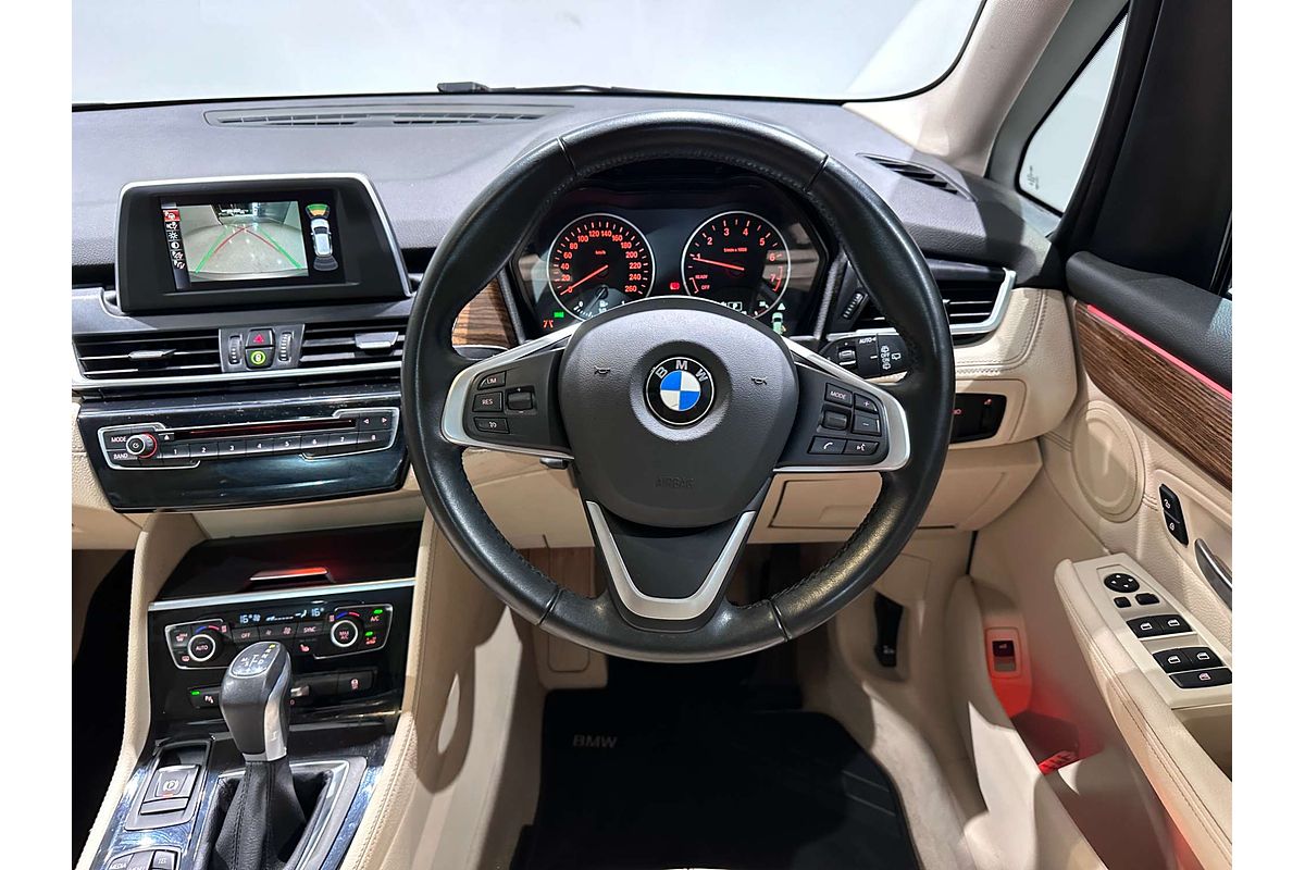 2015 BMW 2 Series 218i Luxury Line F45