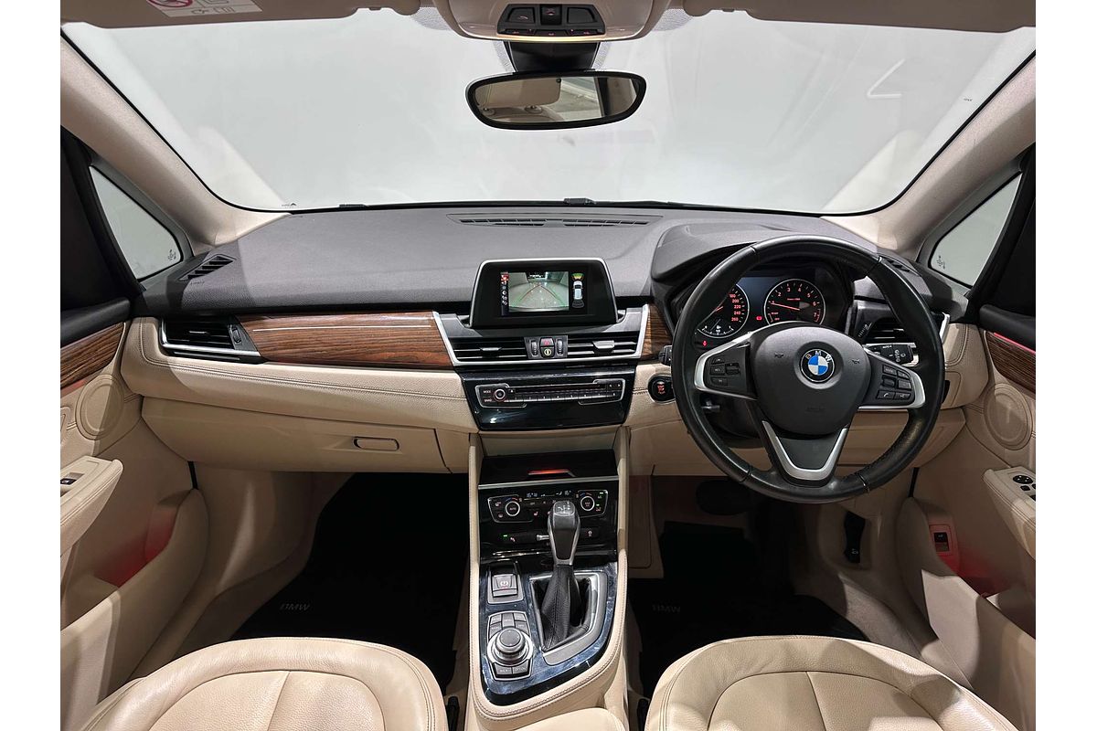 2015 BMW 2 Series 218i Luxury Line F45