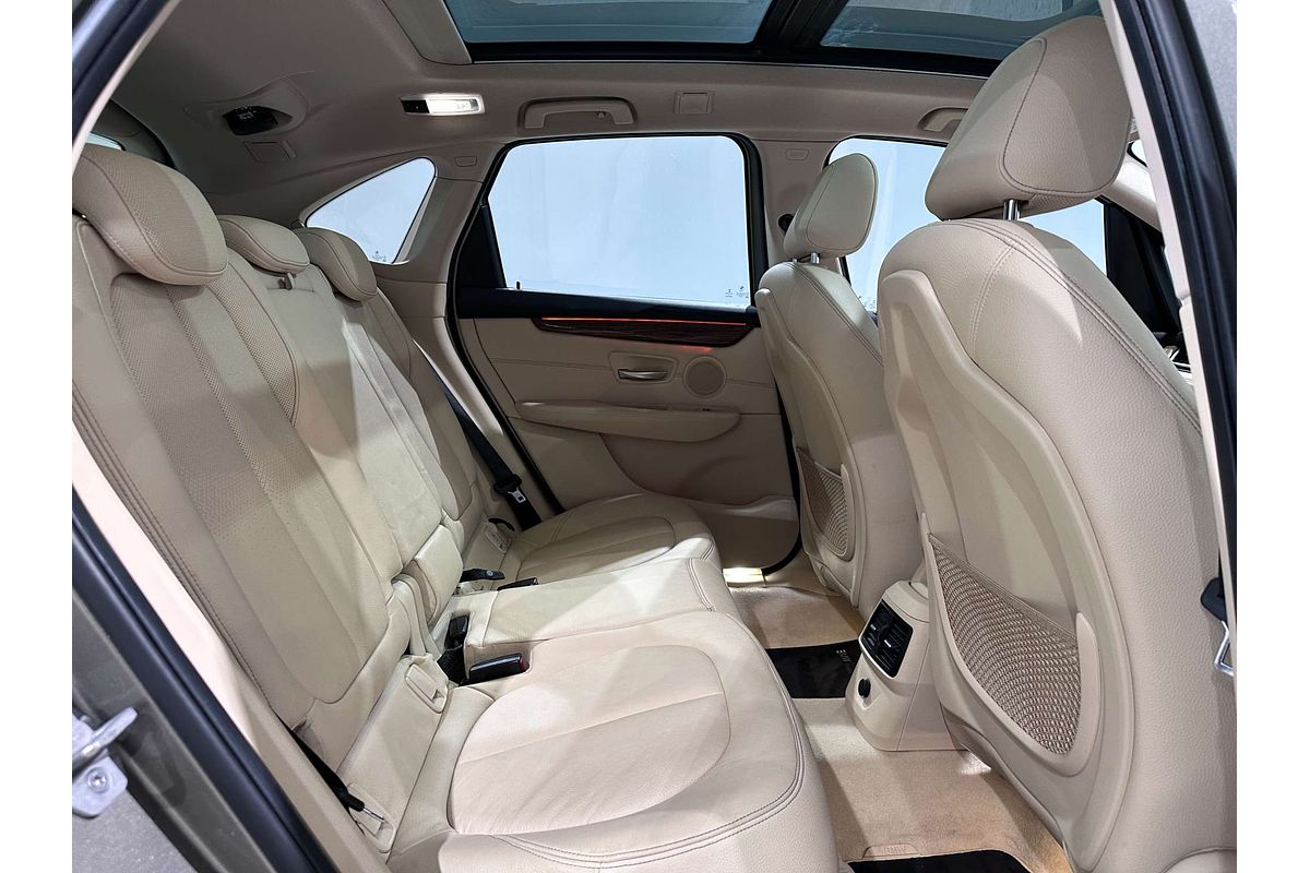 2015 BMW 2 Series 218i Luxury Line F45